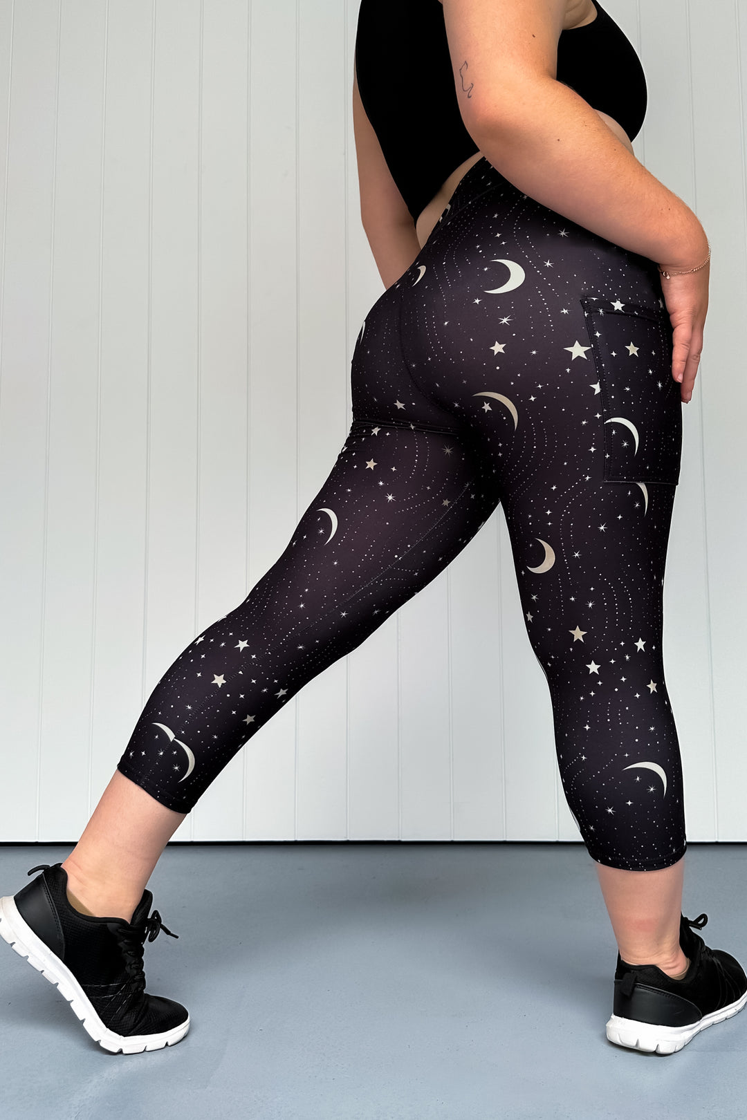 Moonbeam Nightfall - Casual - Capri Leggings - Pockets