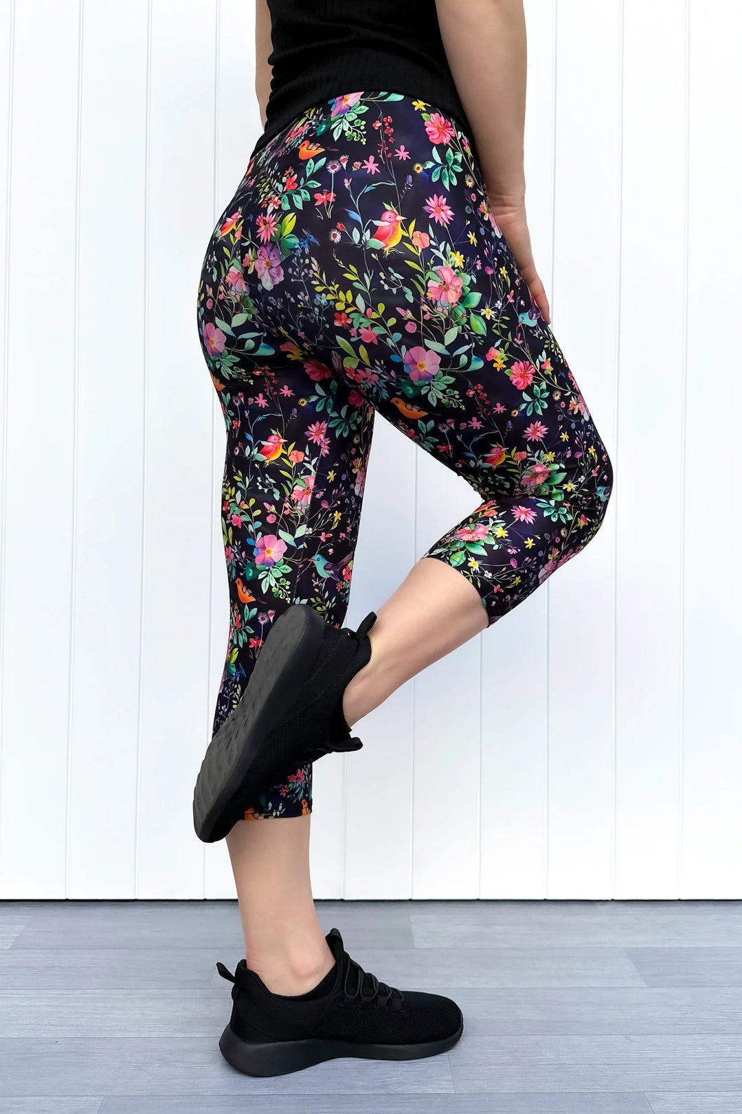 Birds and Blooms - Casual - Capri Leggings