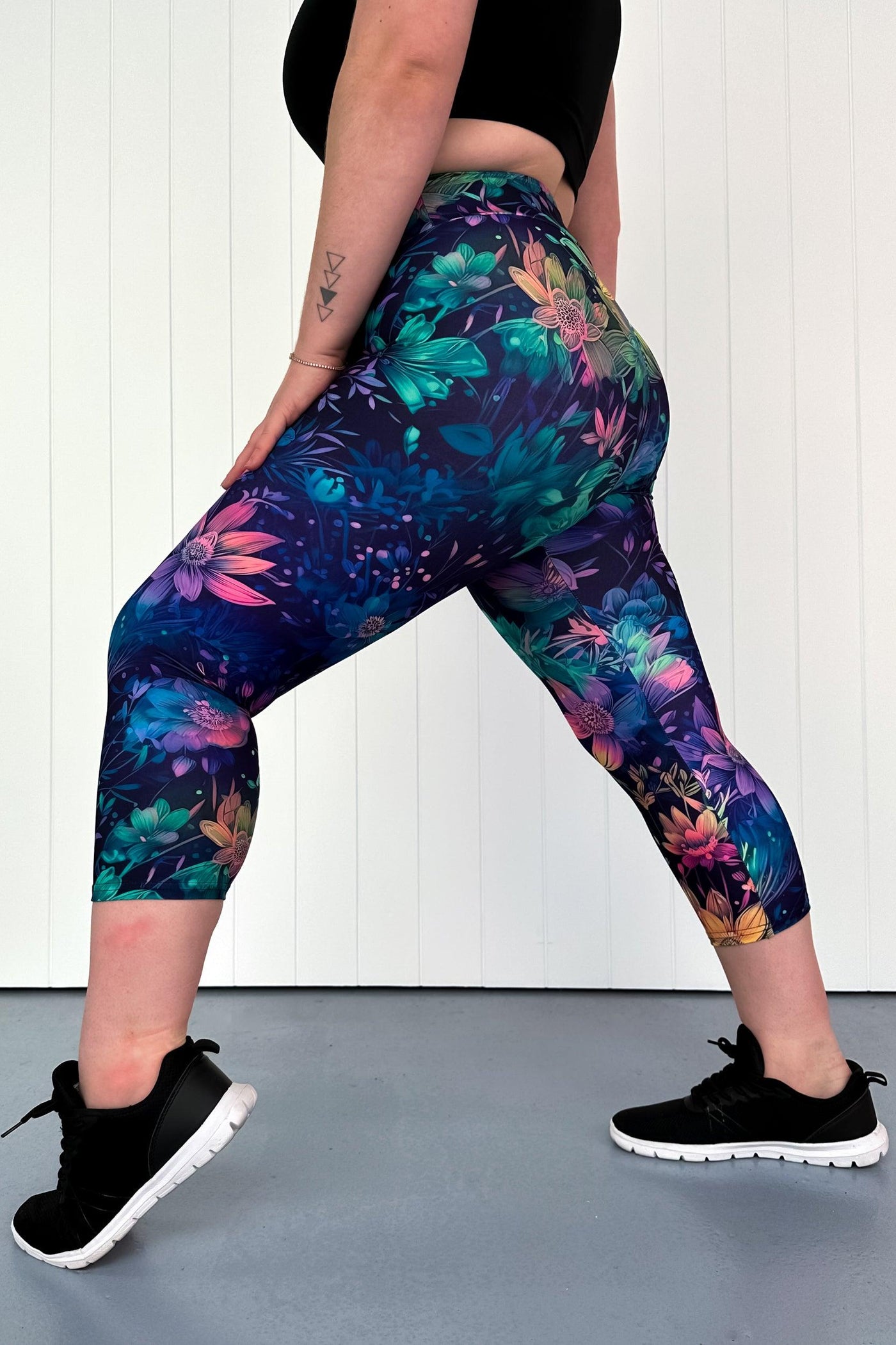 Scintillate Florals - Casual - Capri Leggings