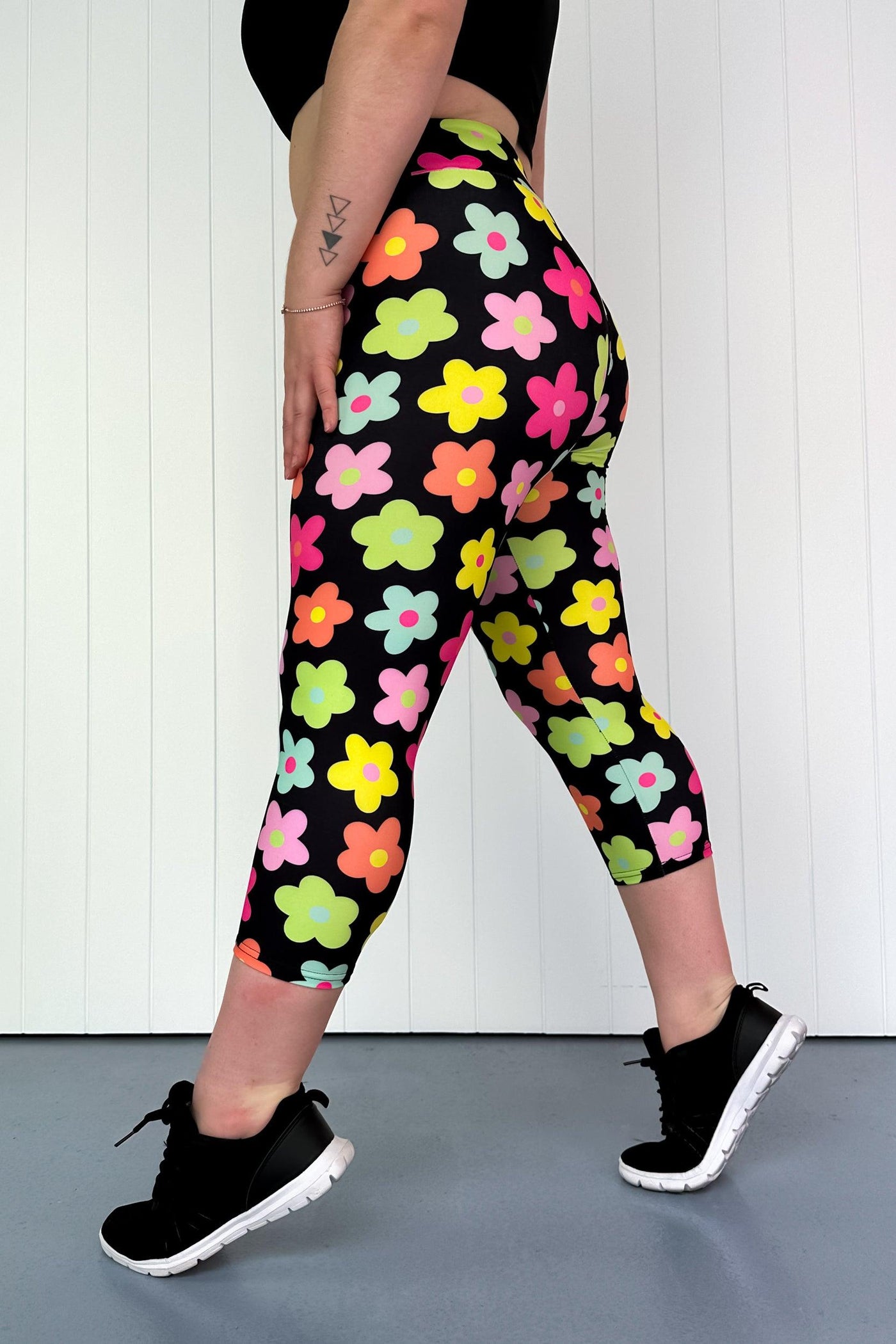 Colourpop Flowers - Casual - Capri Leggings