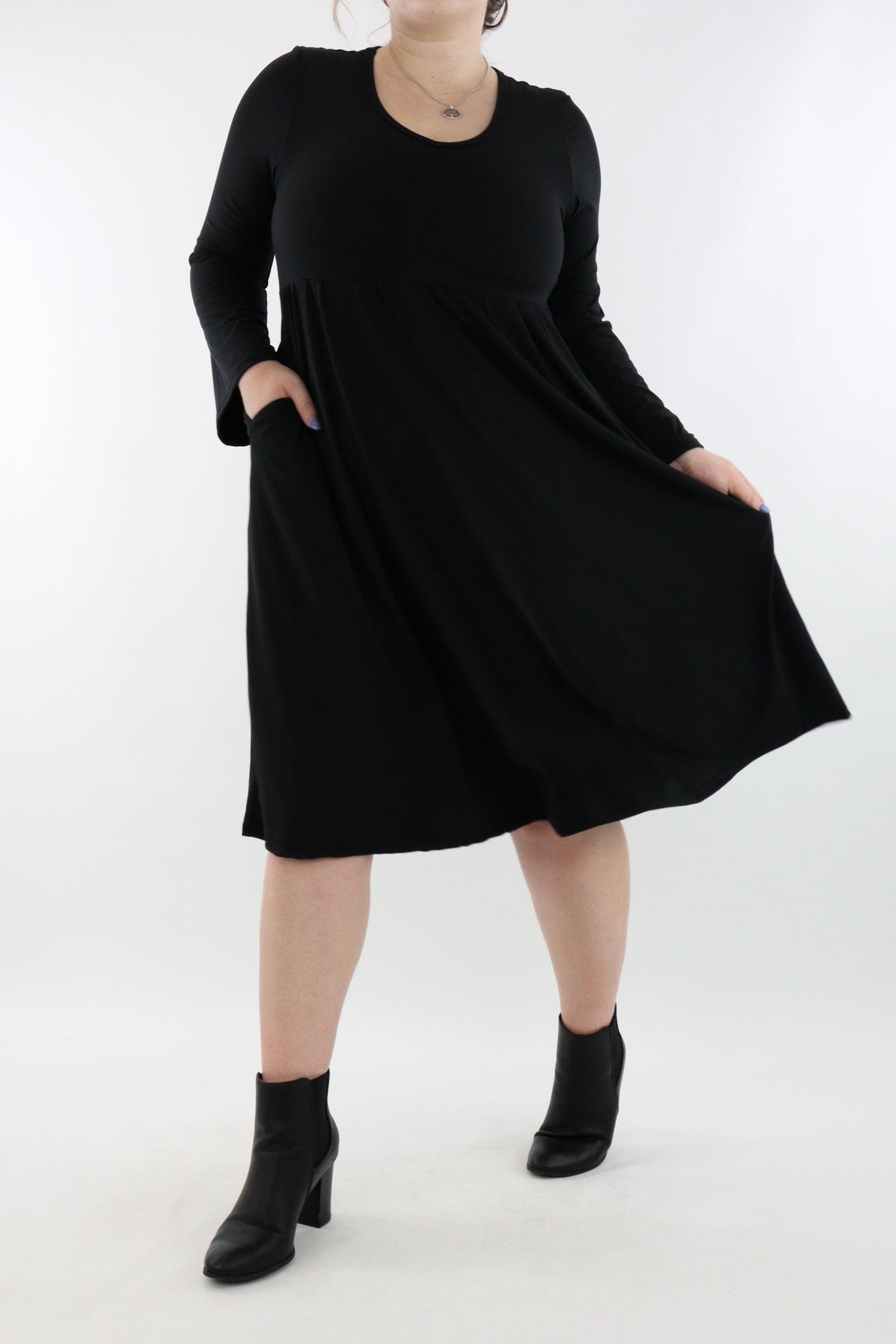 Black - Midi Length Dress - Bell Sleeve - Pockets - Pawlie