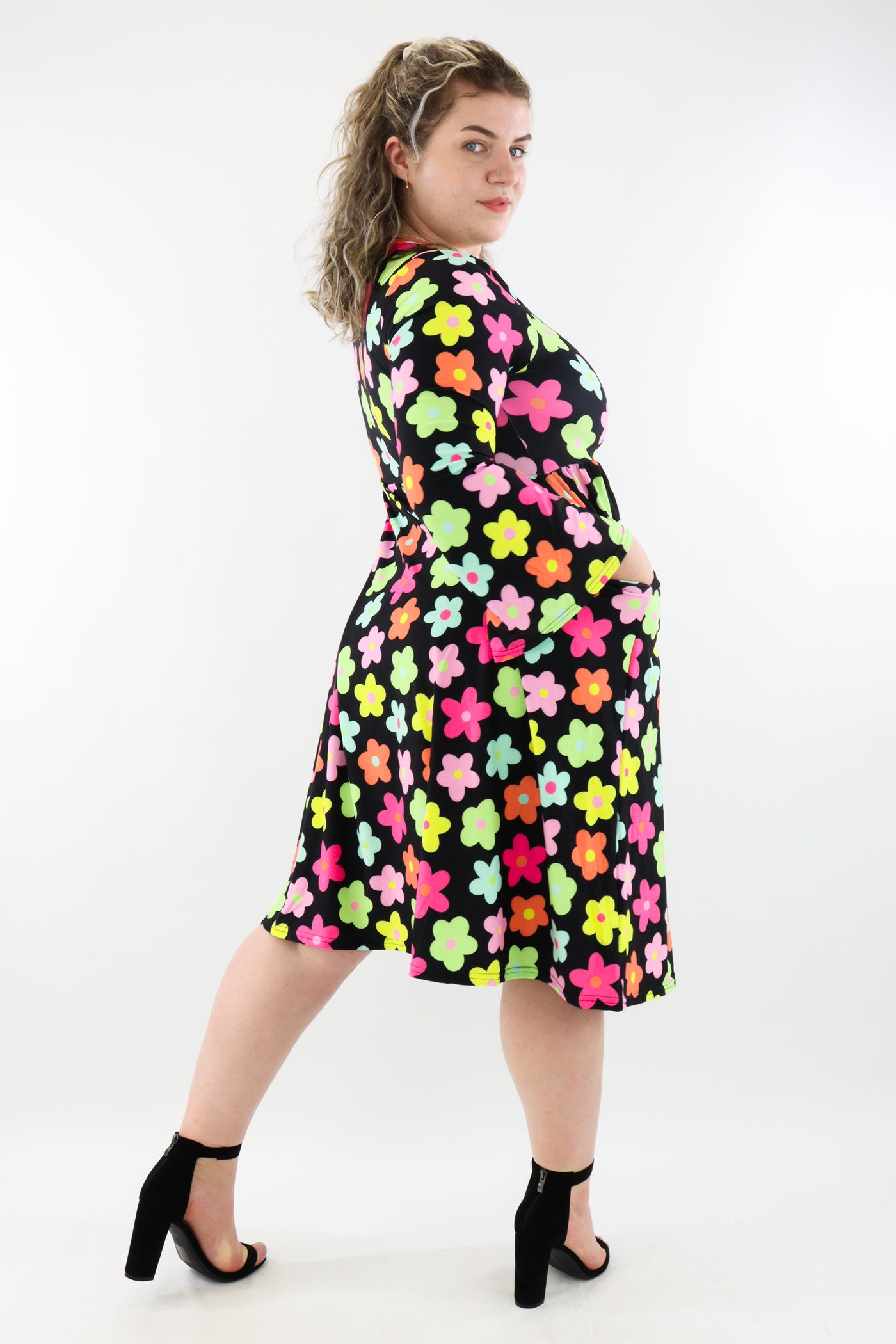 Colourpop Flowers - Midi Length Dress - Bell Sleeve - Pockets