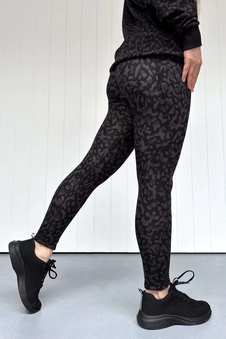 Black Panther - Fleece - Leg Pockets - Full Leggings (Imperfect)