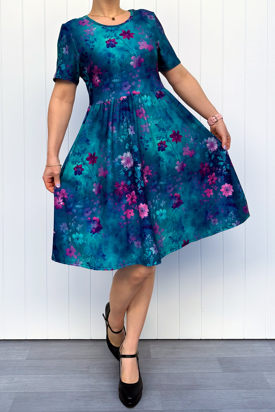 Ethereal Bloom - Knee Length Dress - Short Sleeve - Pockets
