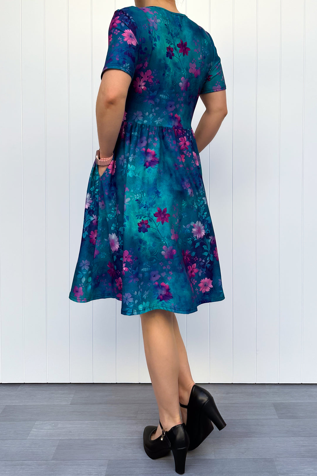 Ethereal Bloom - Knee Length Dress - Short Sleeve - Pockets