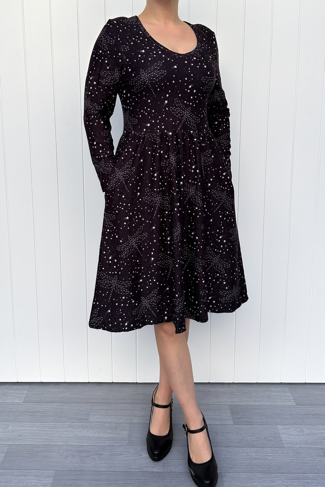 Dragonfly Sky - Knee Dress - Long Sleeve - Pockets
