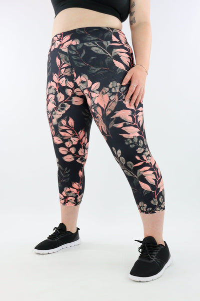 Vintage Watercolour Leaves - Casual Capri Leggings Casual Capri Leggings Pawlie   