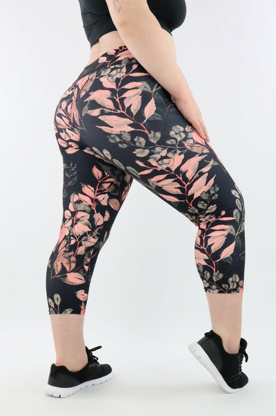 Vintage Watercolour Leaves - Casual Capri Leggings Casual Capri Leggings Pawlie   