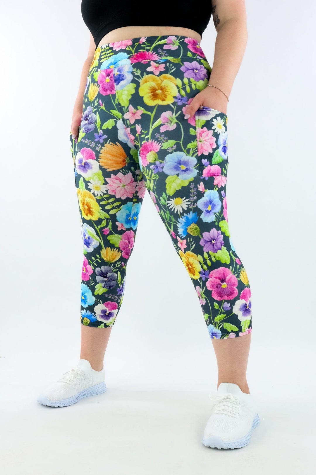 Pretty Pansy - Casual - Capri Leggings - Pockets - Pawlie