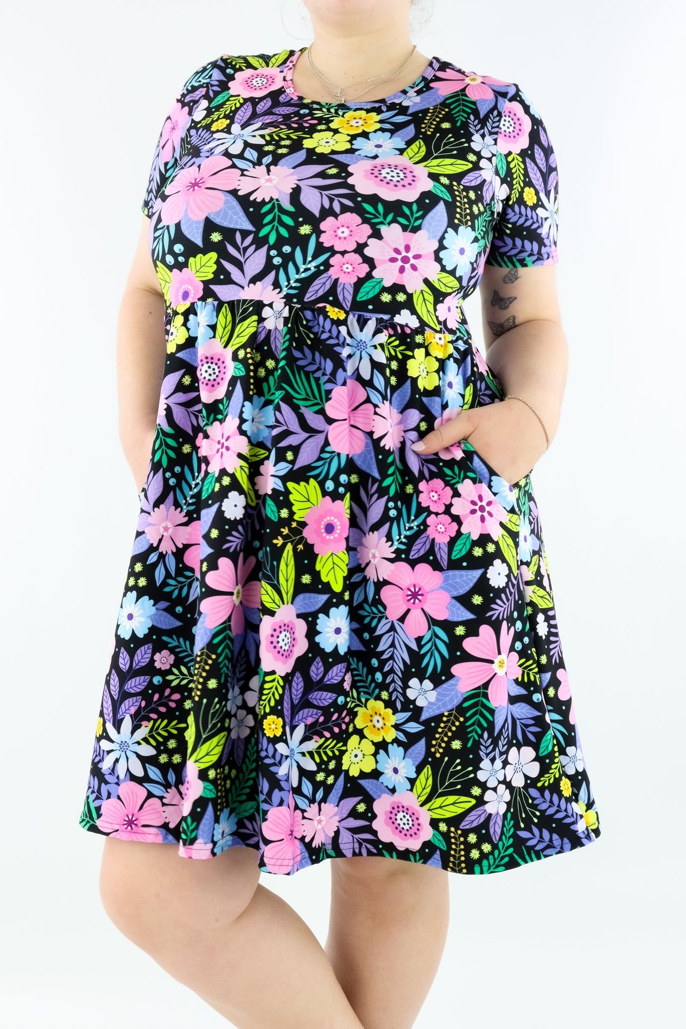 Pinky Flowers - Short Sleeve Skater Dress - Knee Length - Side Pockets - Pawlie