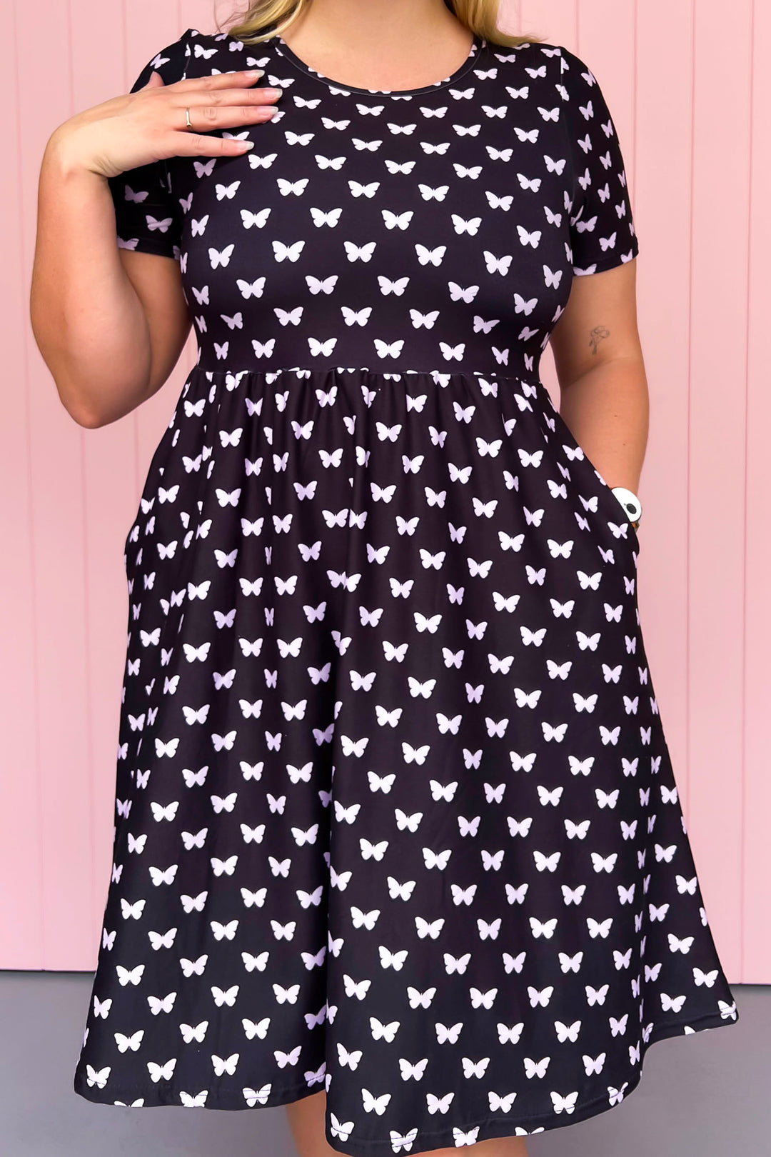 Butterfly Imprint - Knee Length Dress - Short Sleeve - Pockets