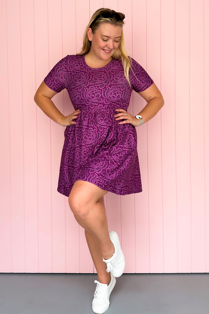 Lacy Plum - Mini Dress - Short Sleeve - Pockets