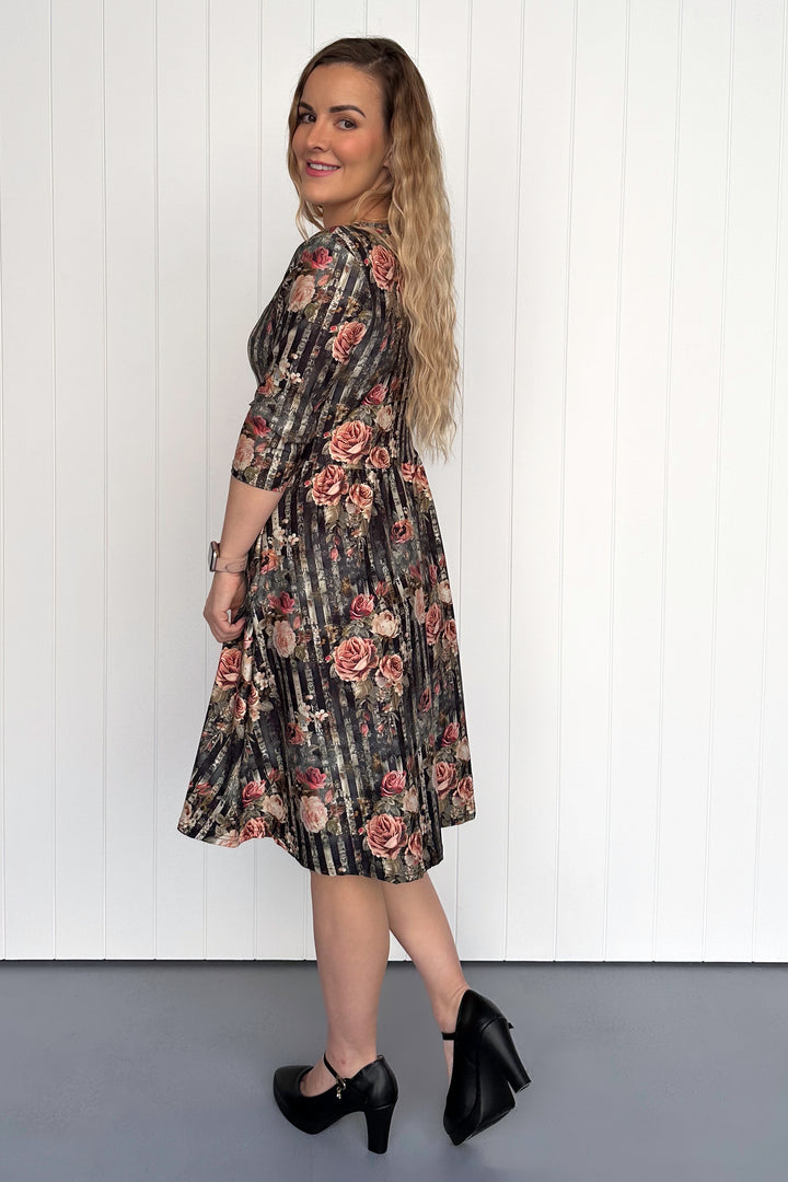 Heritage Rose - 3/4 Sleeve - Knee Length Dress - Pockets