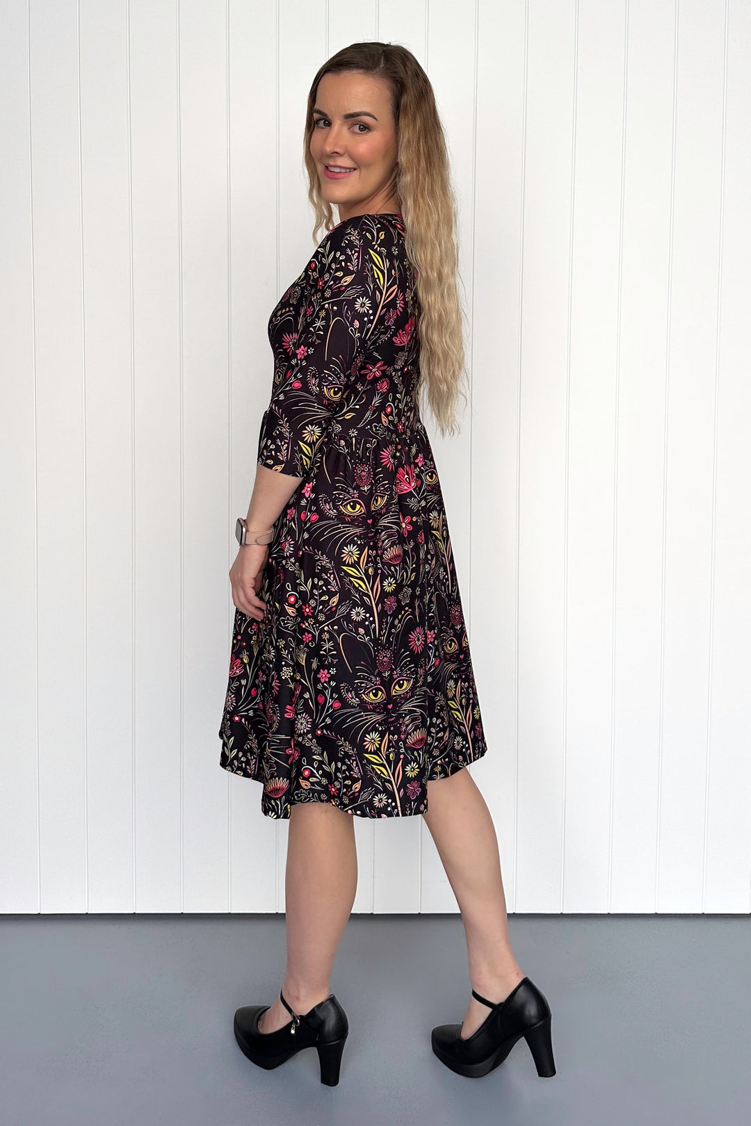 Whiskers & Wildflowers - 3/4 Sleeve - Knee Length Dress - Pockets