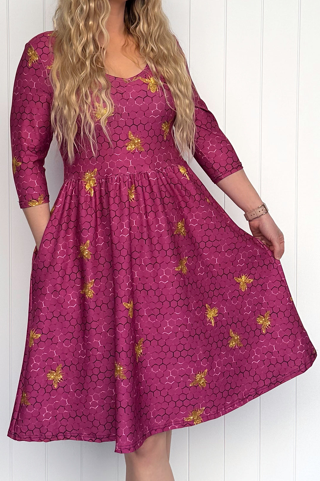 Golden Bee - 3/4 Sleeve - Knee Length Dress - Pockets