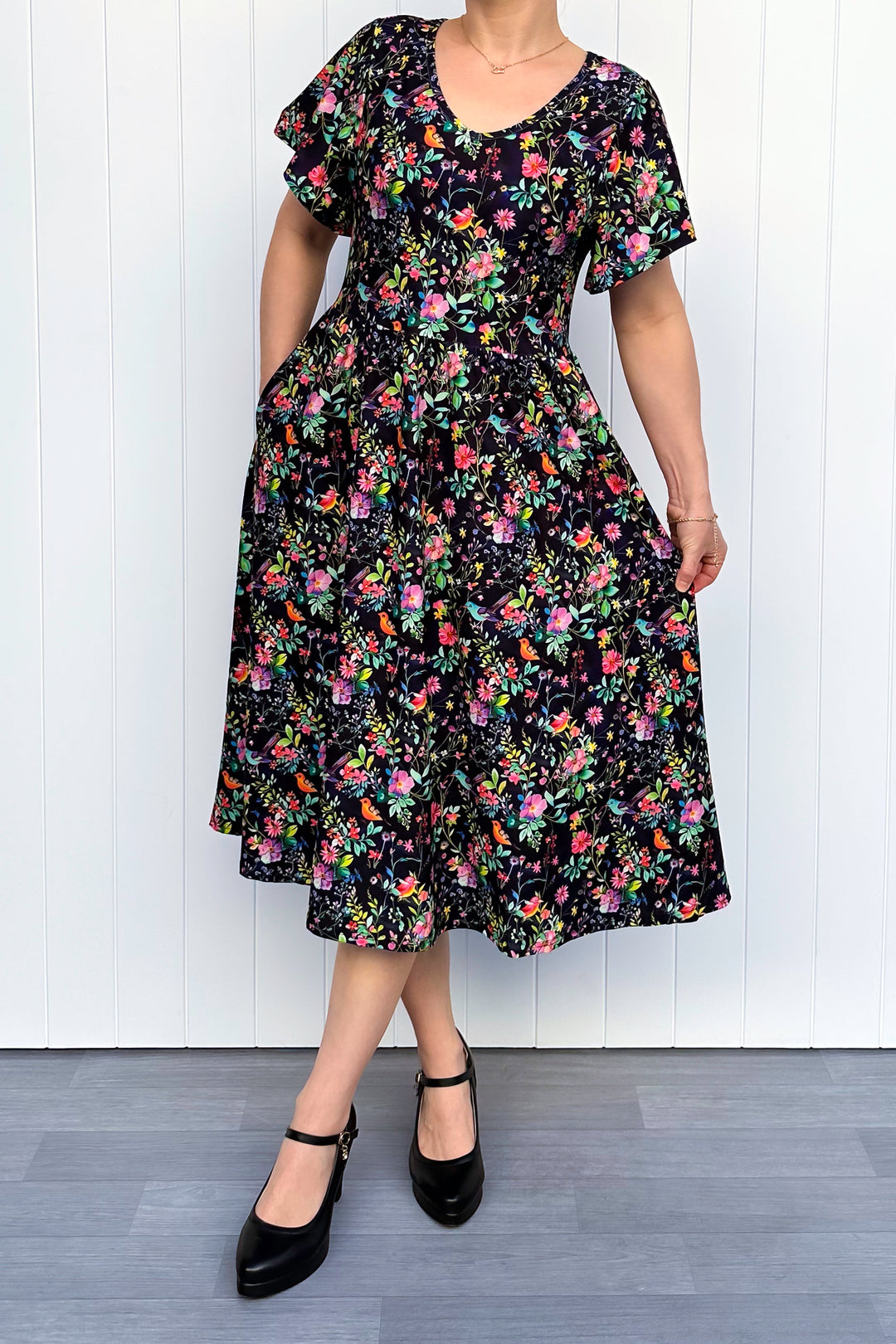 Birds and Blooms - Midi Dress - Flutter Sleeve - Pockets